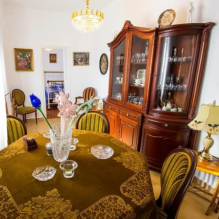 House Eutuxia Petali *